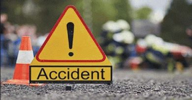 In a terrible accident on the Mumbai-Pune expressway, 5 people died & 2 seriously injured